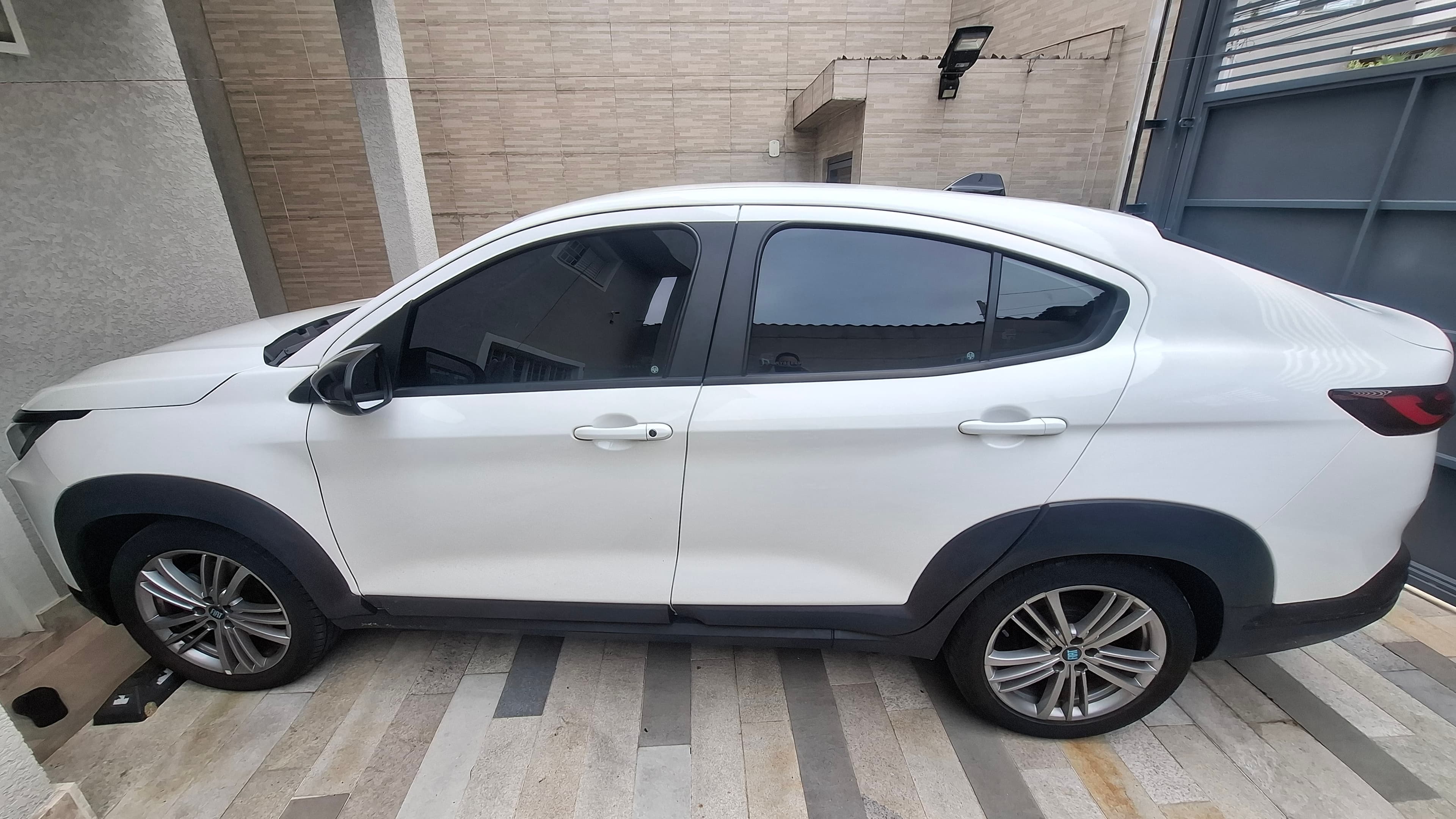 FIAT FASTBACK DRIVE 2024
